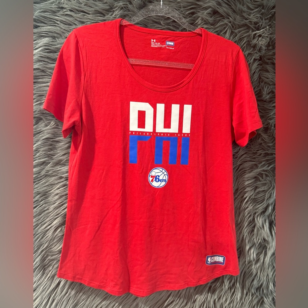Under Armour Philadelphia 76ers T-Shirt - Size Medium | Color: Red